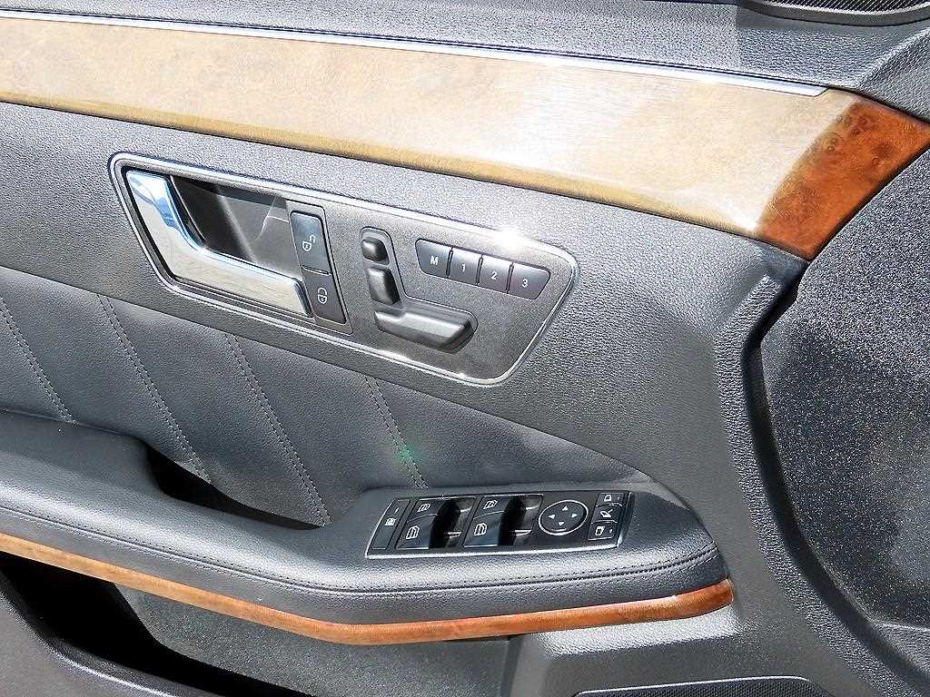 Mercedes Benz E class - Vista 11