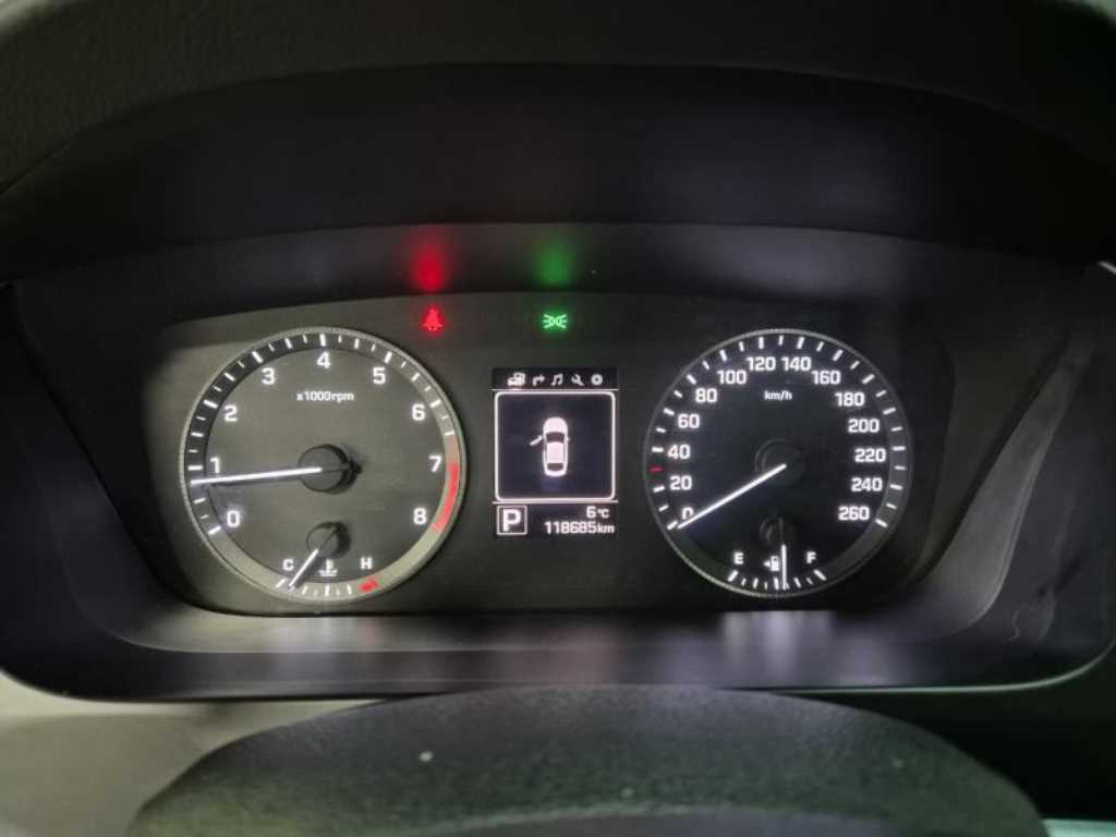 HYUNDAI Sonata - Vista 7