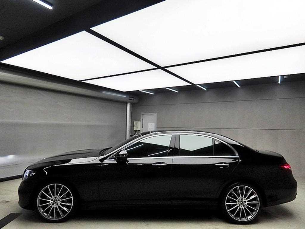 Mercedes Benz E class - Vista 4