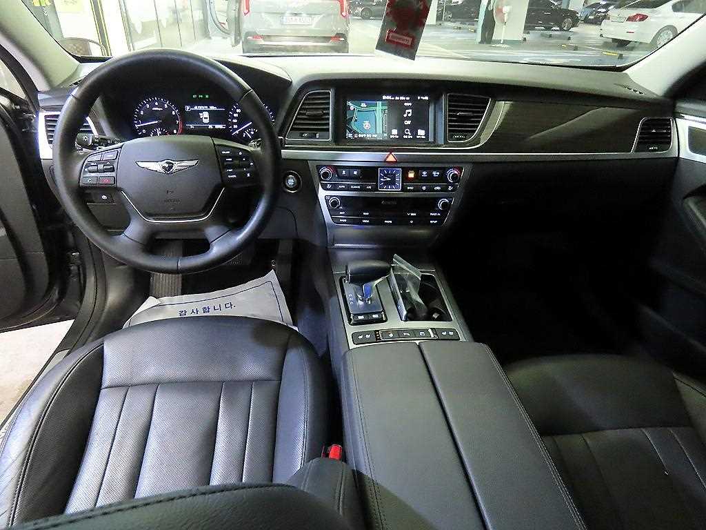 Genesis G80 - Vista 10