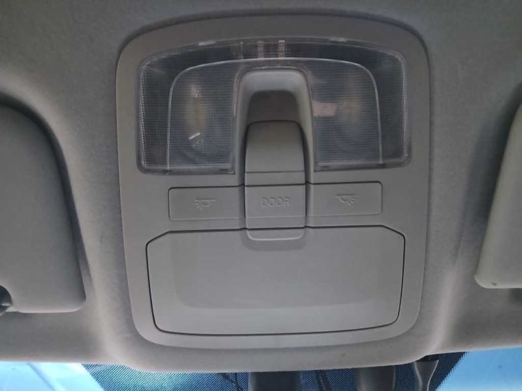 Ssangyong Tivoli 2016 Blanco - Importación desde Corea - HF Imports Iquique - Foto 17