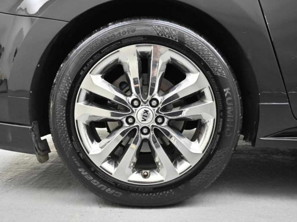 KIA Carnival - Vista 5