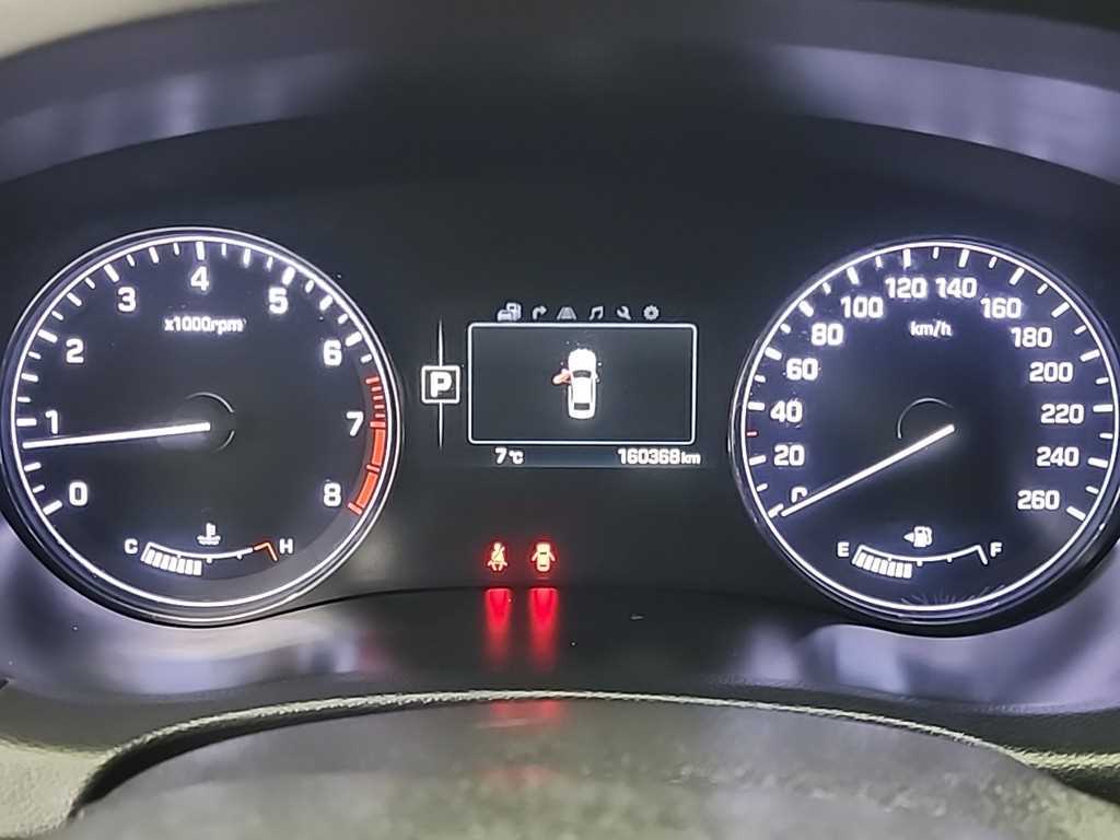 HYUNDAI Genesis - Vista 6