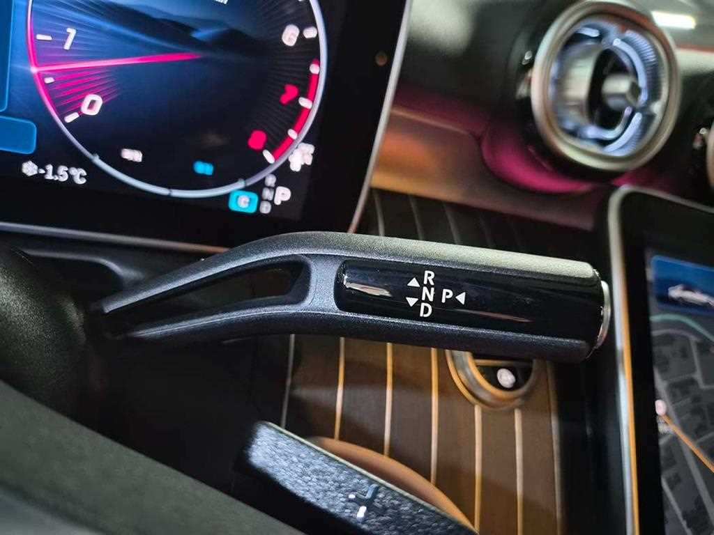 Mercedes Benz C Class - Vista 11