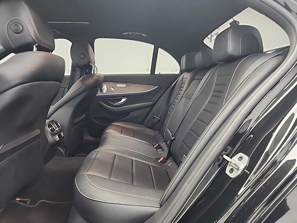 Mercedes Benz E class - Vista 12