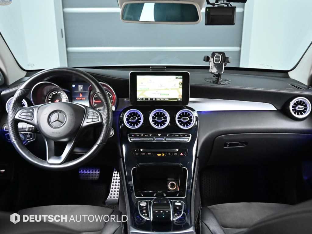 Mercedes Benz GLC Class - Vista 7