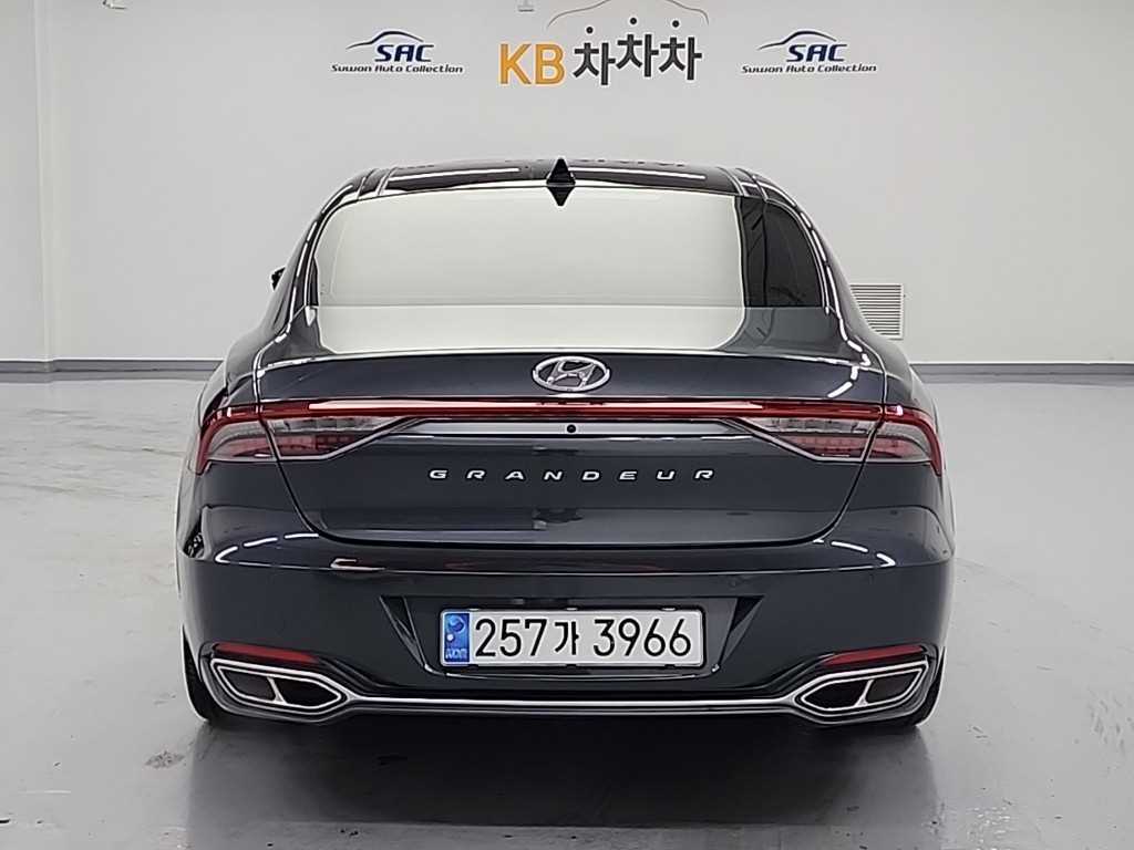 HYUNDAI Grandeur - Vista 3