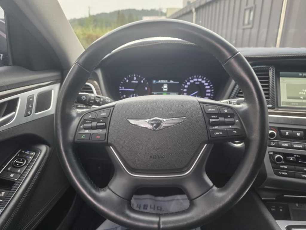 Genesis G80 - Vista 10