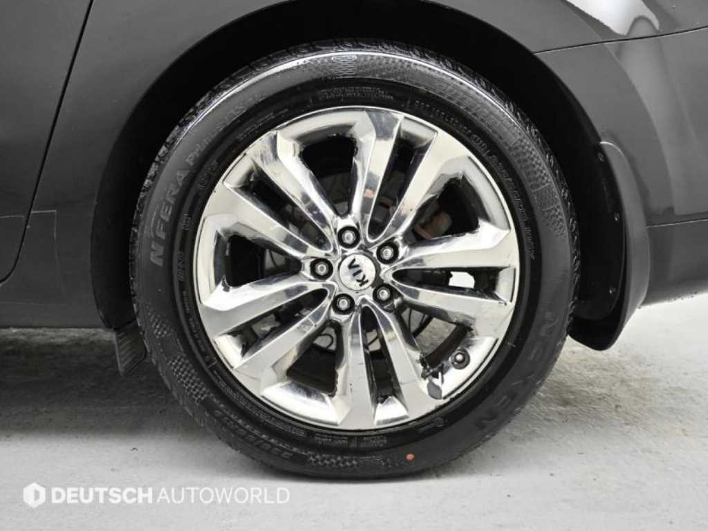 KIA Carnival - Vista 5