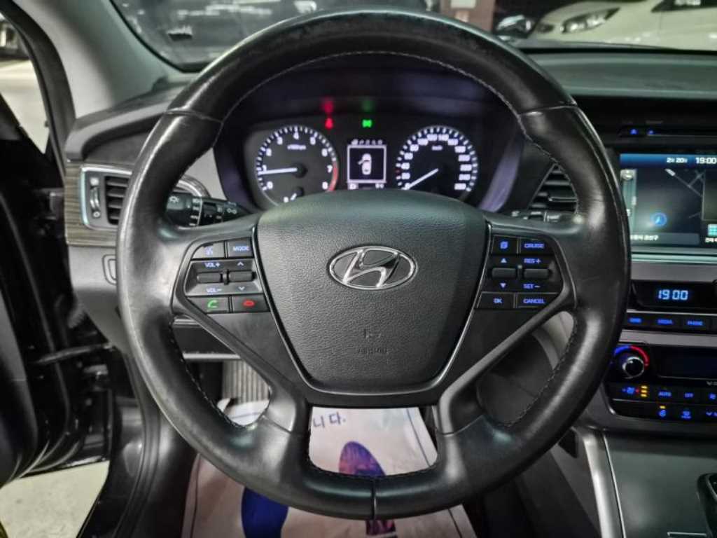 HYUNDAI Sonata - Vista 6