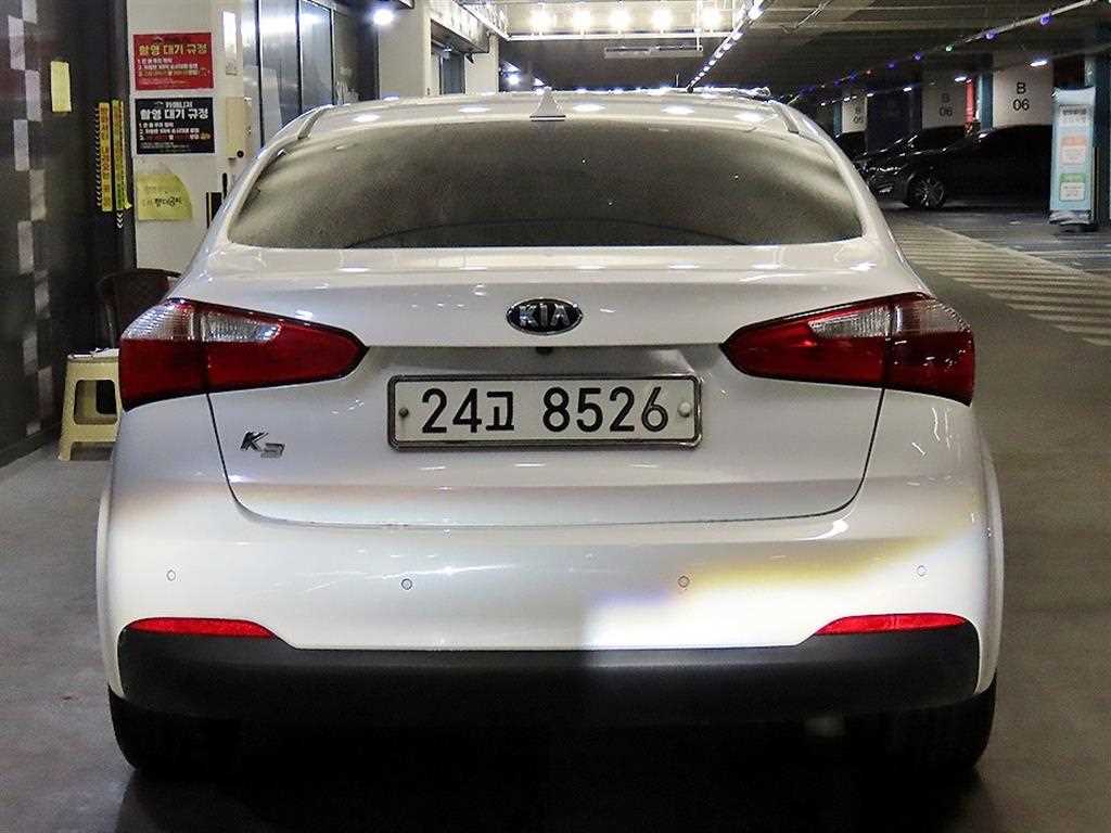 KIA K3 - Vista 5