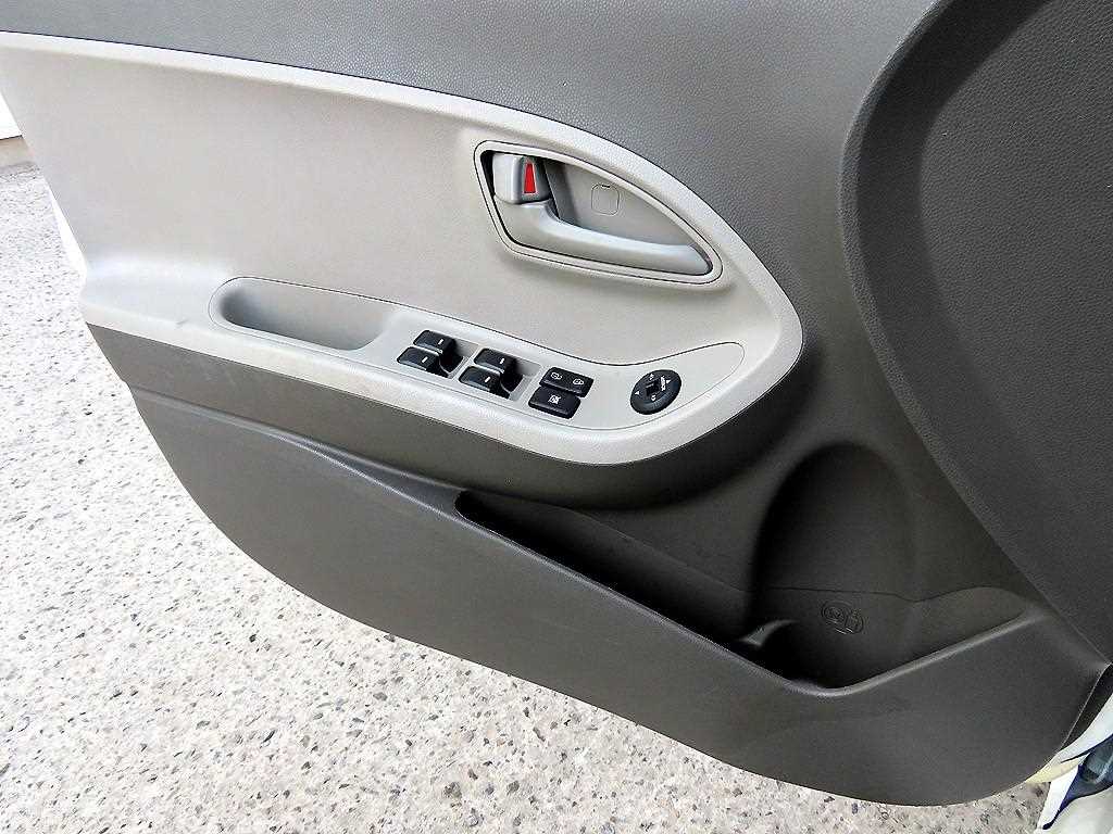 KIA Morning - Vista 11