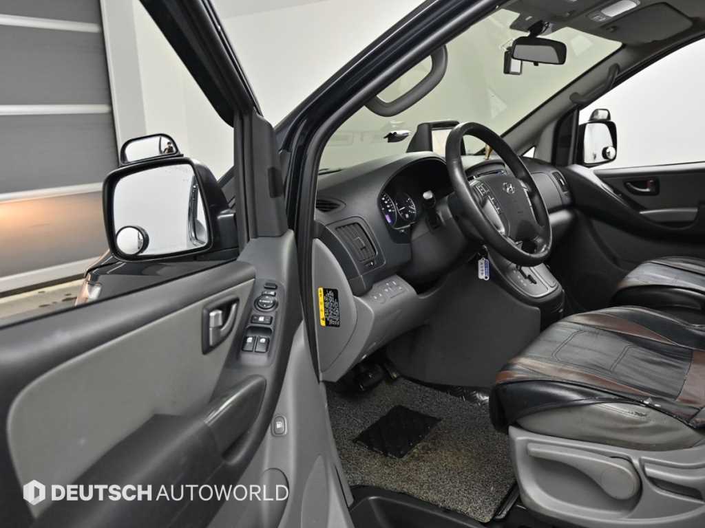 HYUNDAI Starex - Vista 11