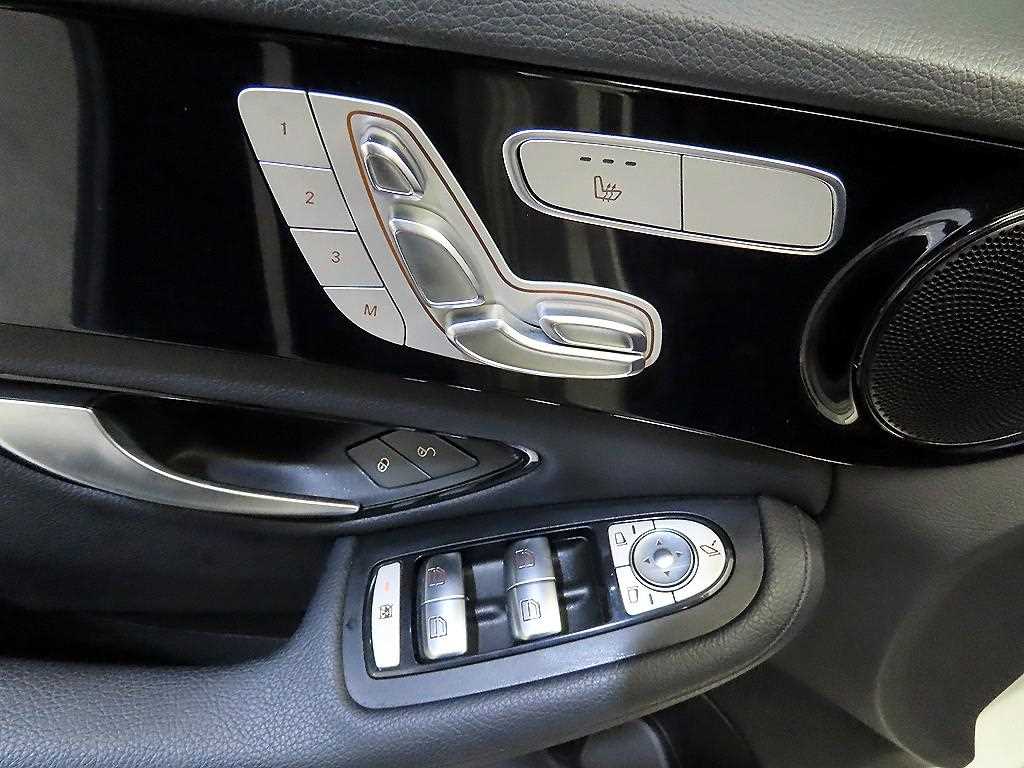 Mercedes Benz C Class 2018 Blanco - Importación desde Corea - HF Imports Iquique - Foto 15