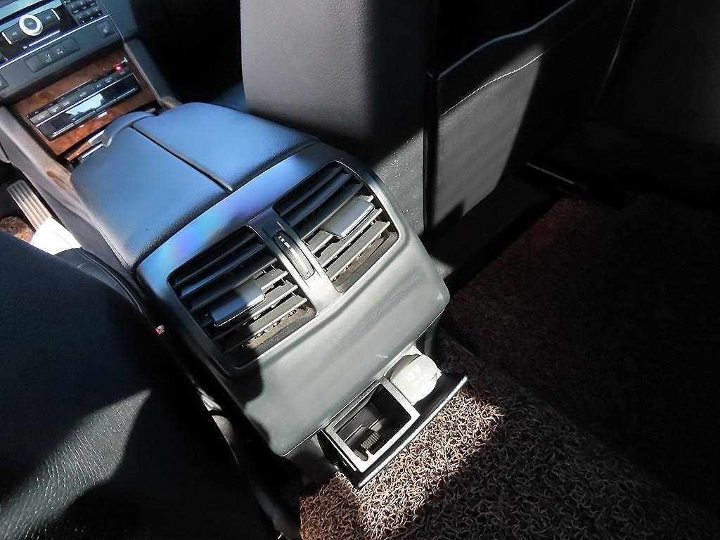 Mercedes Benz E class 2011 Plateado - Importación desde Corea - HF Imports Iquique - Foto 17