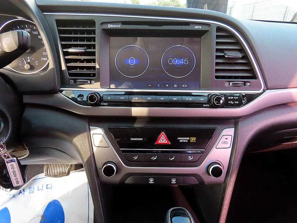 HYUNDAI Avante 2017 Blanco - Importación desde Corea - HF Imports Iquique - Foto 13