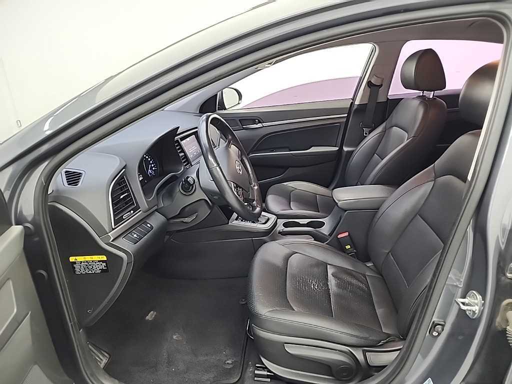 HYUNDAI Avante - Vista 10