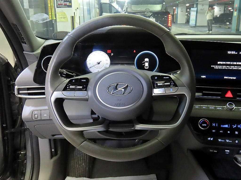 HYUNDAI Avante - Vista 8