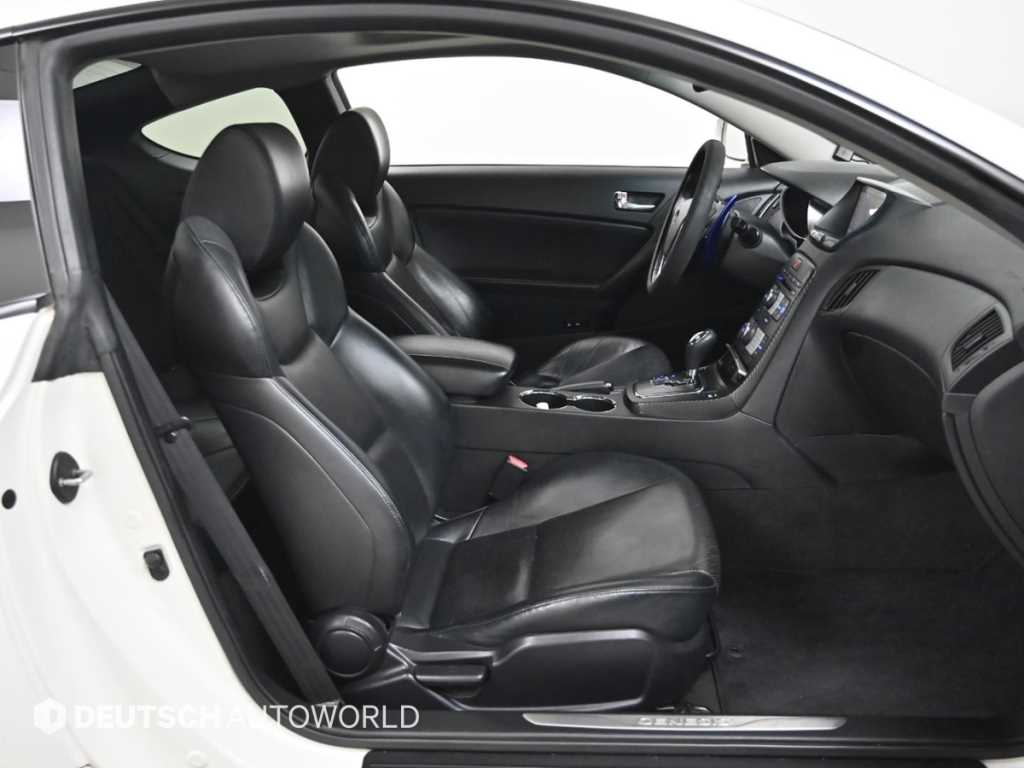 HYUNDAI Genesis - Vista 10