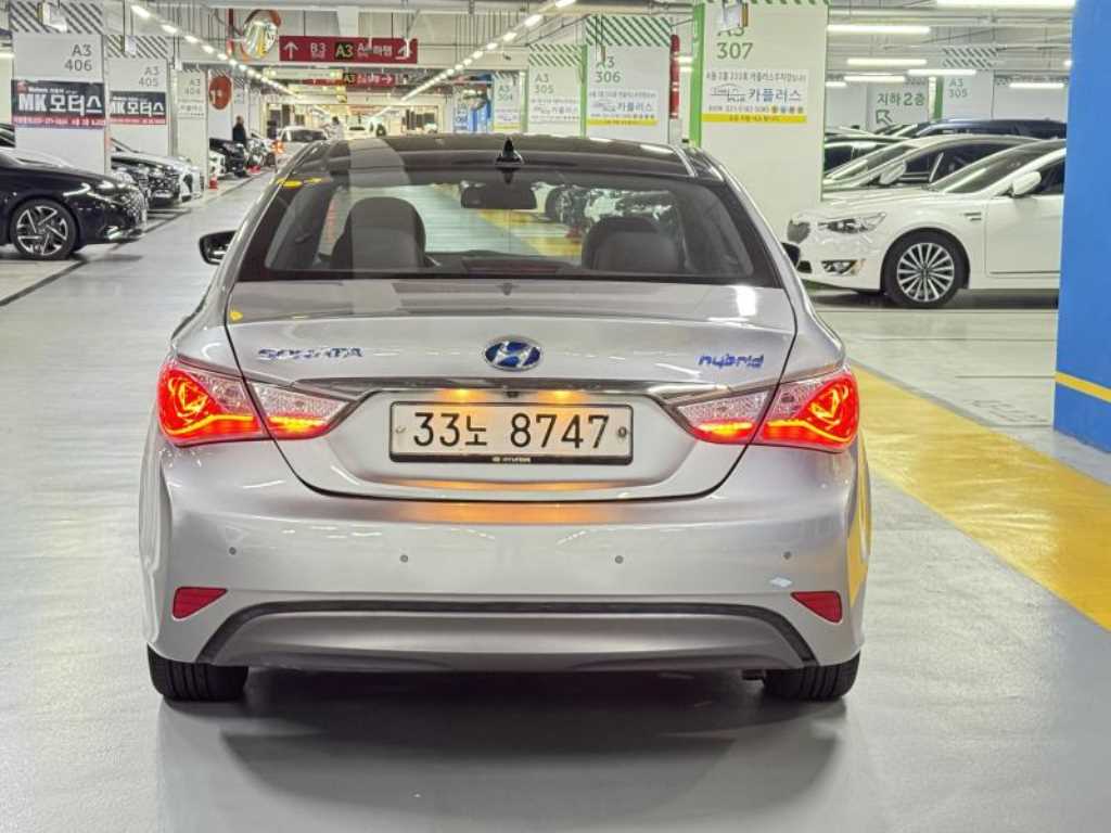 HYUNDAI Sonata - Vista 3