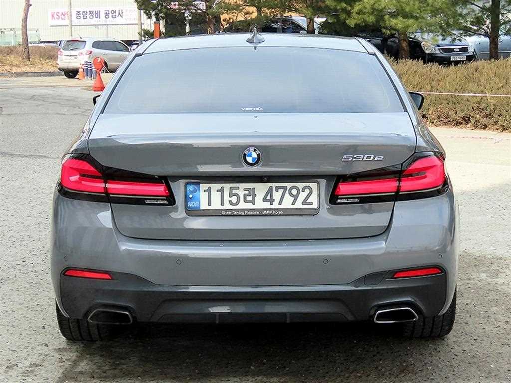 BMW 5 Series - Vista 4