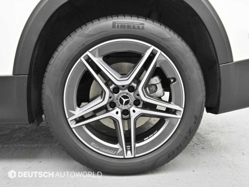 Mercedes Benz GLB Class - Vista 5