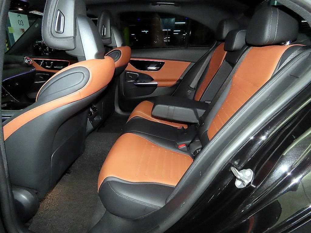 Mercedes Benz C Class - Vista 7