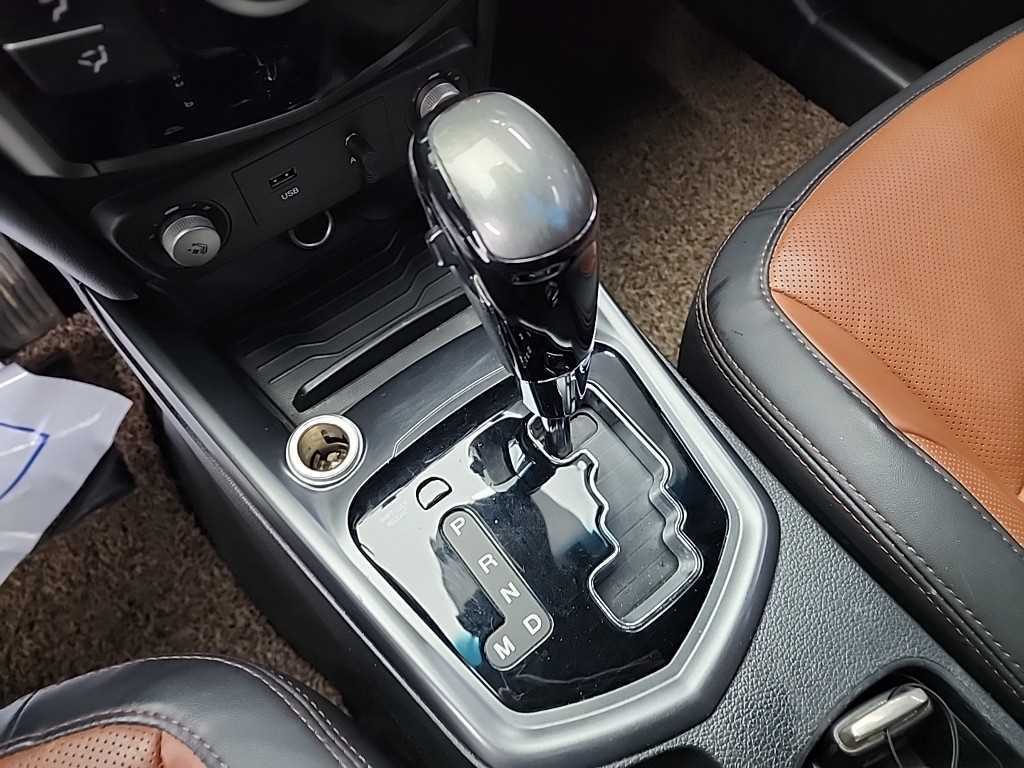 Ssangyong Tivoli - Vista 8