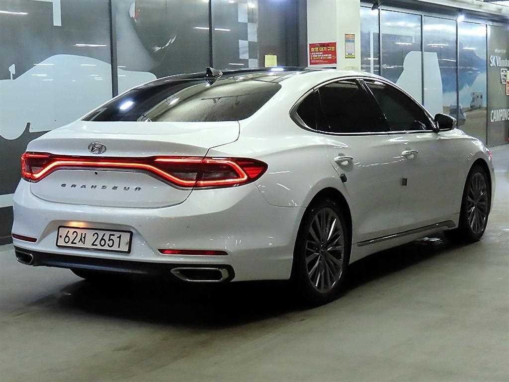 HYUNDAI Grandeur - Vista 4