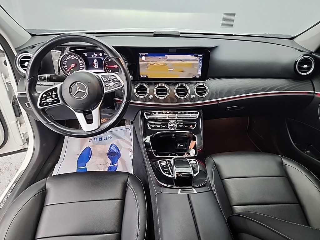 Mercedes Benz E class - Vista 6