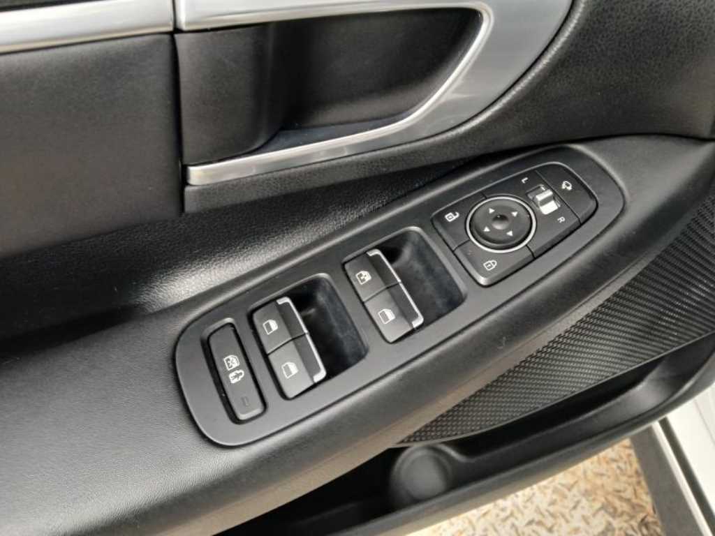 HYUNDAI Sonata - Vista 10