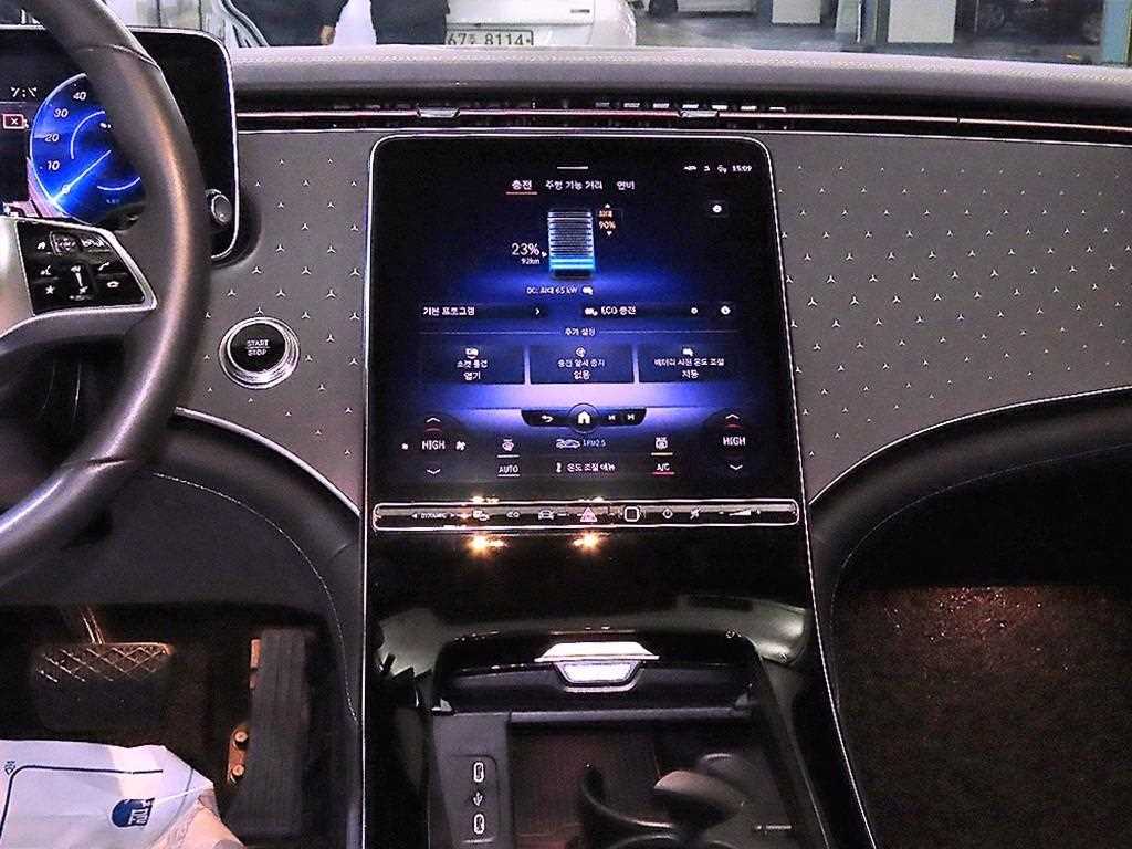 Mercedes Benz EQE - Vista 8