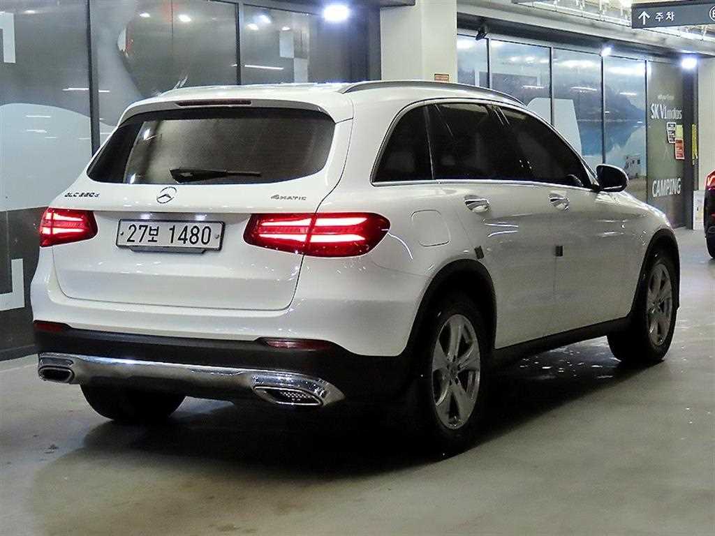 Mercedes Benz GLC Class - Vista 4