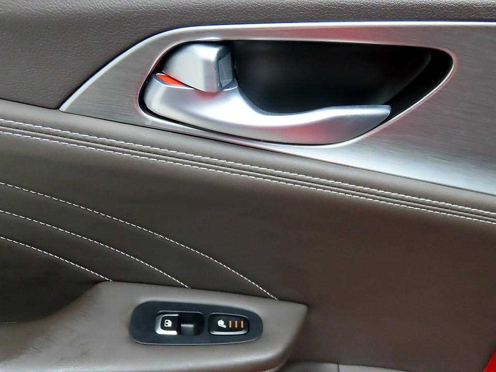 KIA Stinger - Vista 12