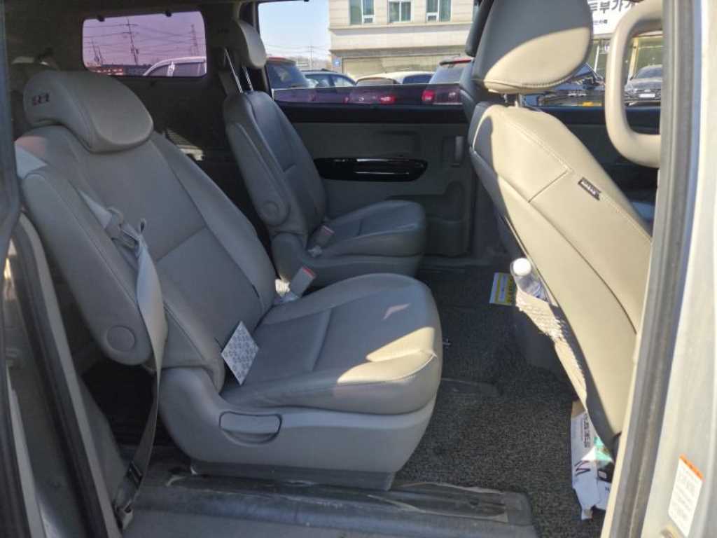 KIA Carnival 2019 Plateado - Importación desde Corea - HF Imports Iquique - Foto 15