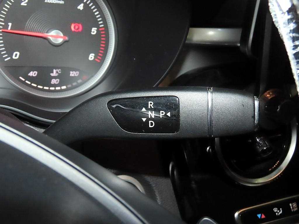 Mercedes Benz C Class - Vista 12