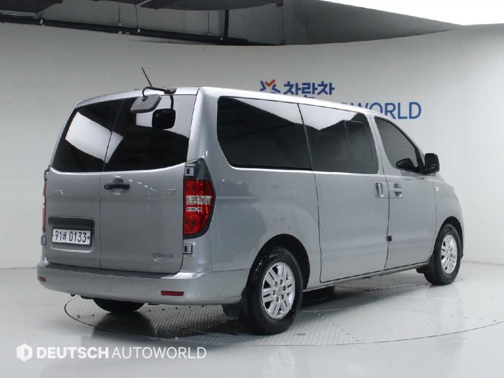 HYUNDAI Starex - Vista 4