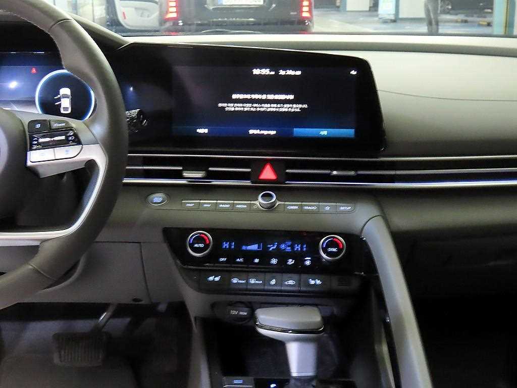 HYUNDAI Avante - Vista 11