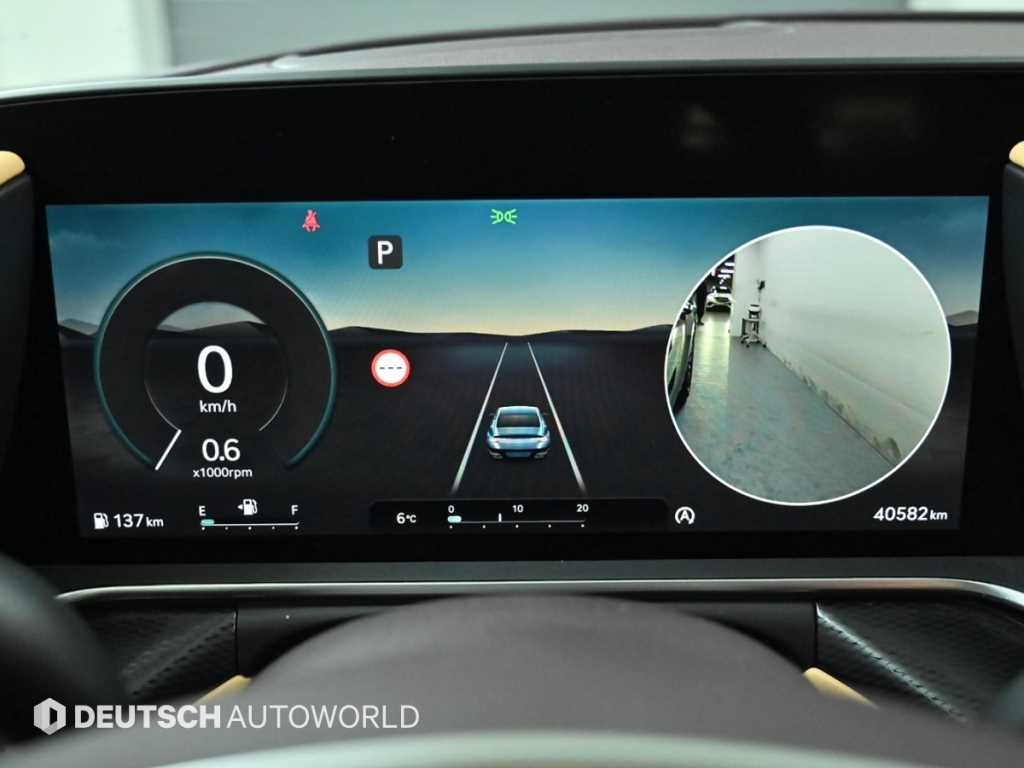 Genesis G90 - Vista 8