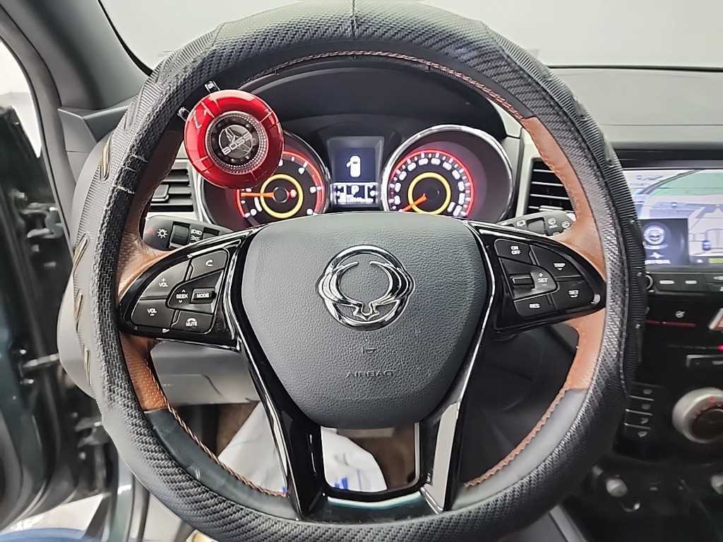 Ssangyong Tivoli - Vista 9