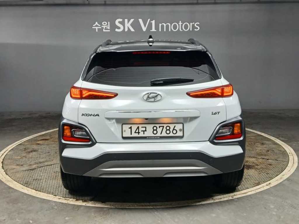 HYUNDAI Kona - Vista 5
