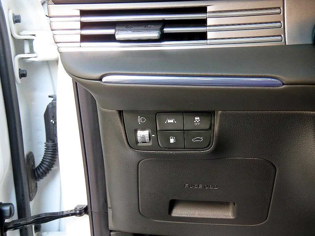 HYUNDAI Grandeur - Vista 12