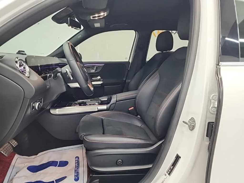 Mercedes Benz GLB Class - Vista 10