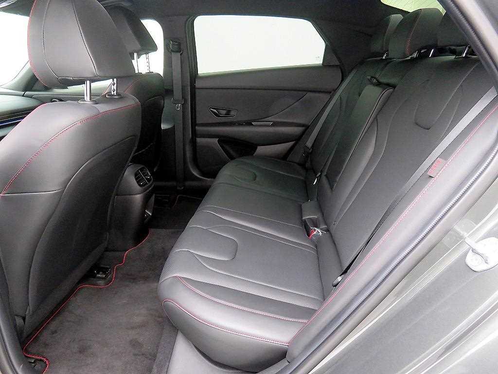 HYUNDAI Avante - Vista 6