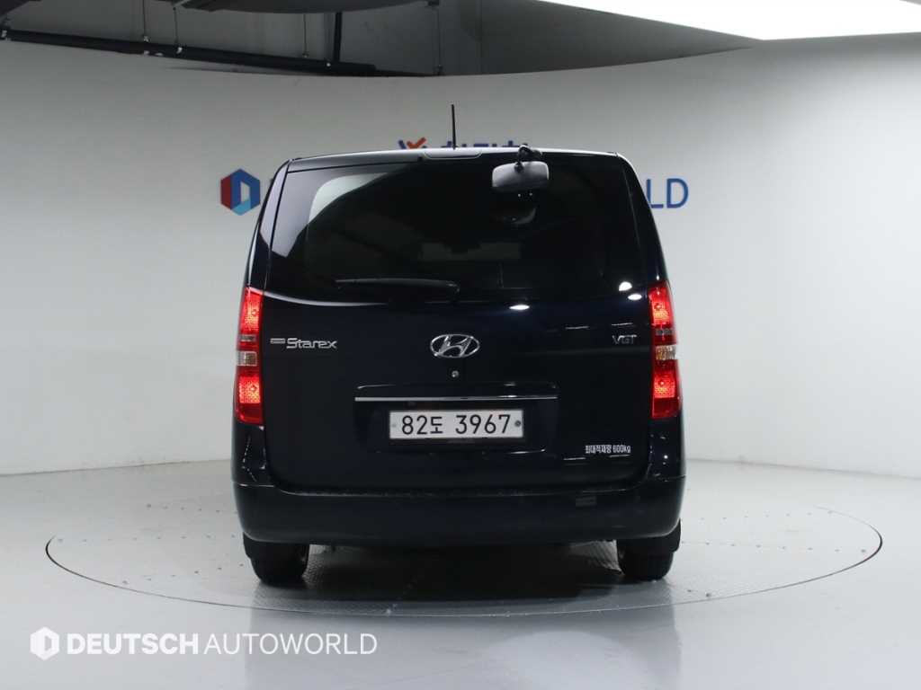 HYUNDAI Starex - Vista 4