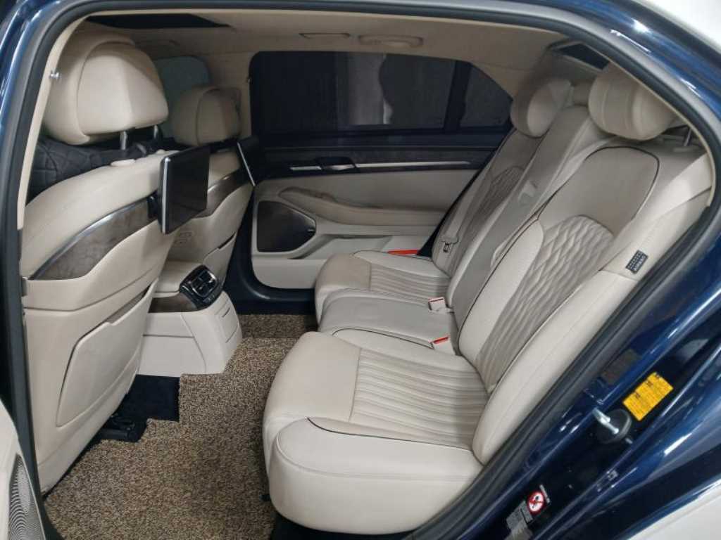 Genesis G90 - Vista 7