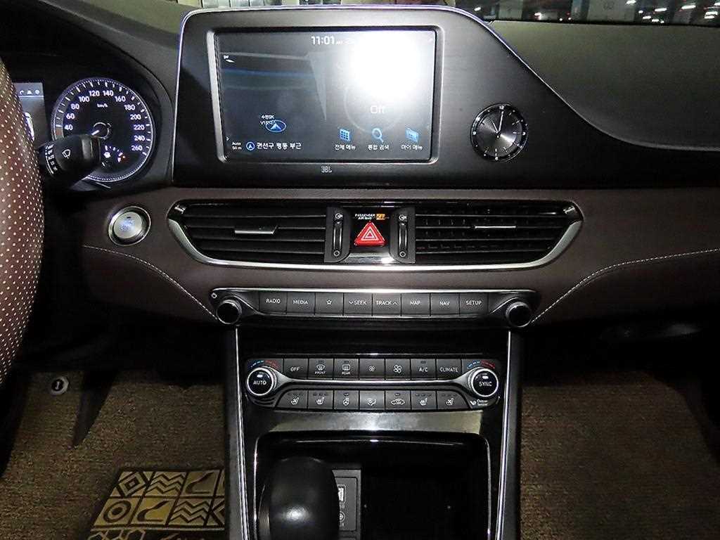 HYUNDAI Grandeur - Vista 11