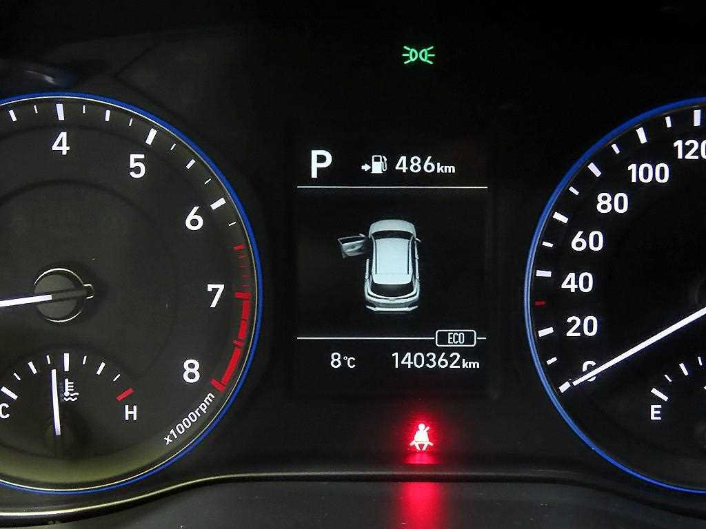 HYUNDAI Kona - Vista 9