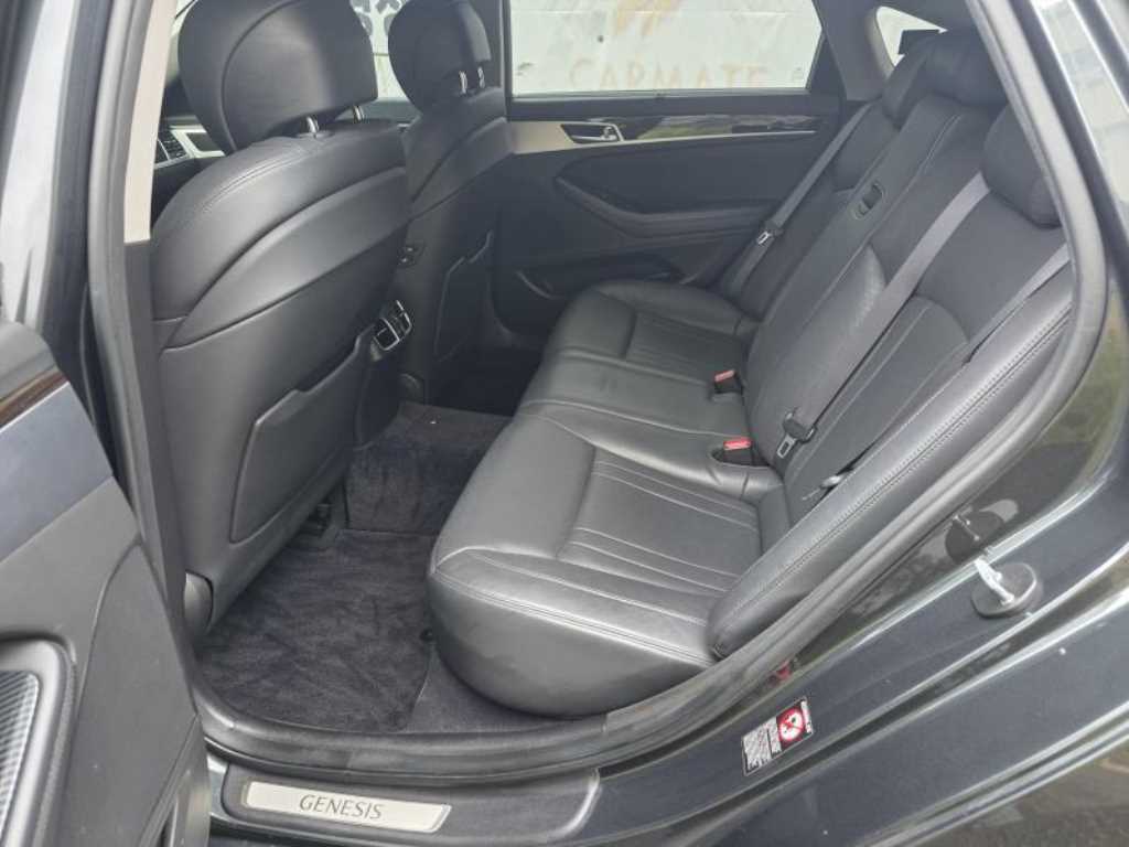 Genesis G80 - Vista 6