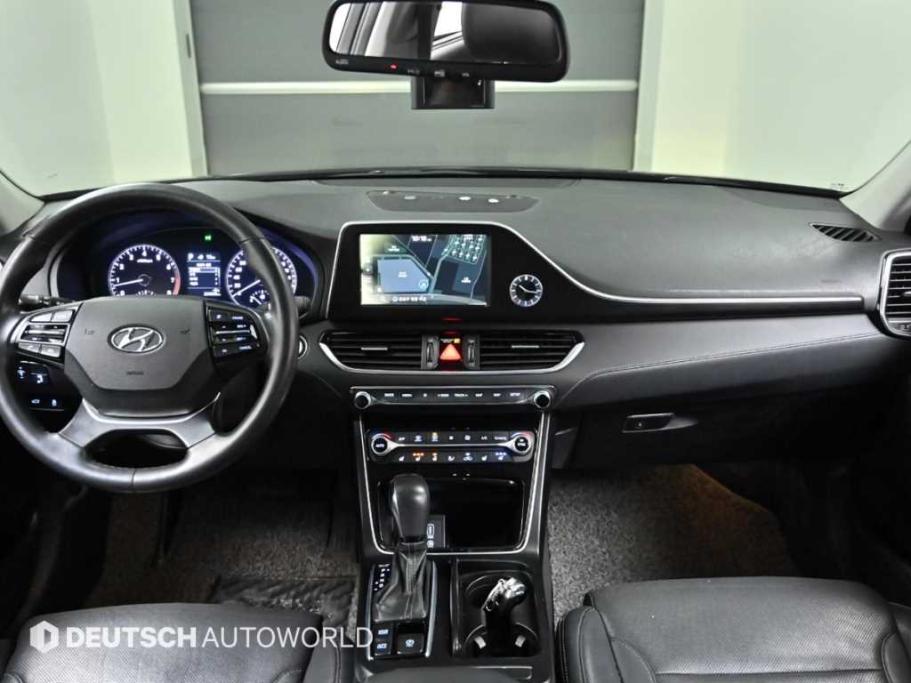 HYUNDAI Grandeur - Vista 8